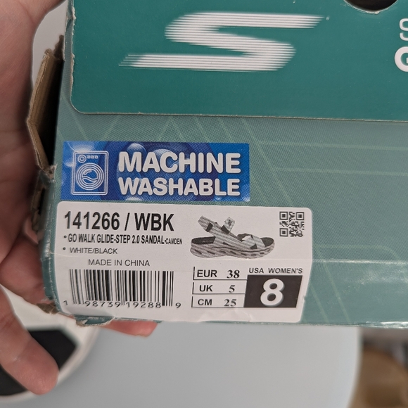 NEW Skechers womens On-the-go Glide Step 2.0 Sandal white black - Camden Size 8 - Picture 2 of 13